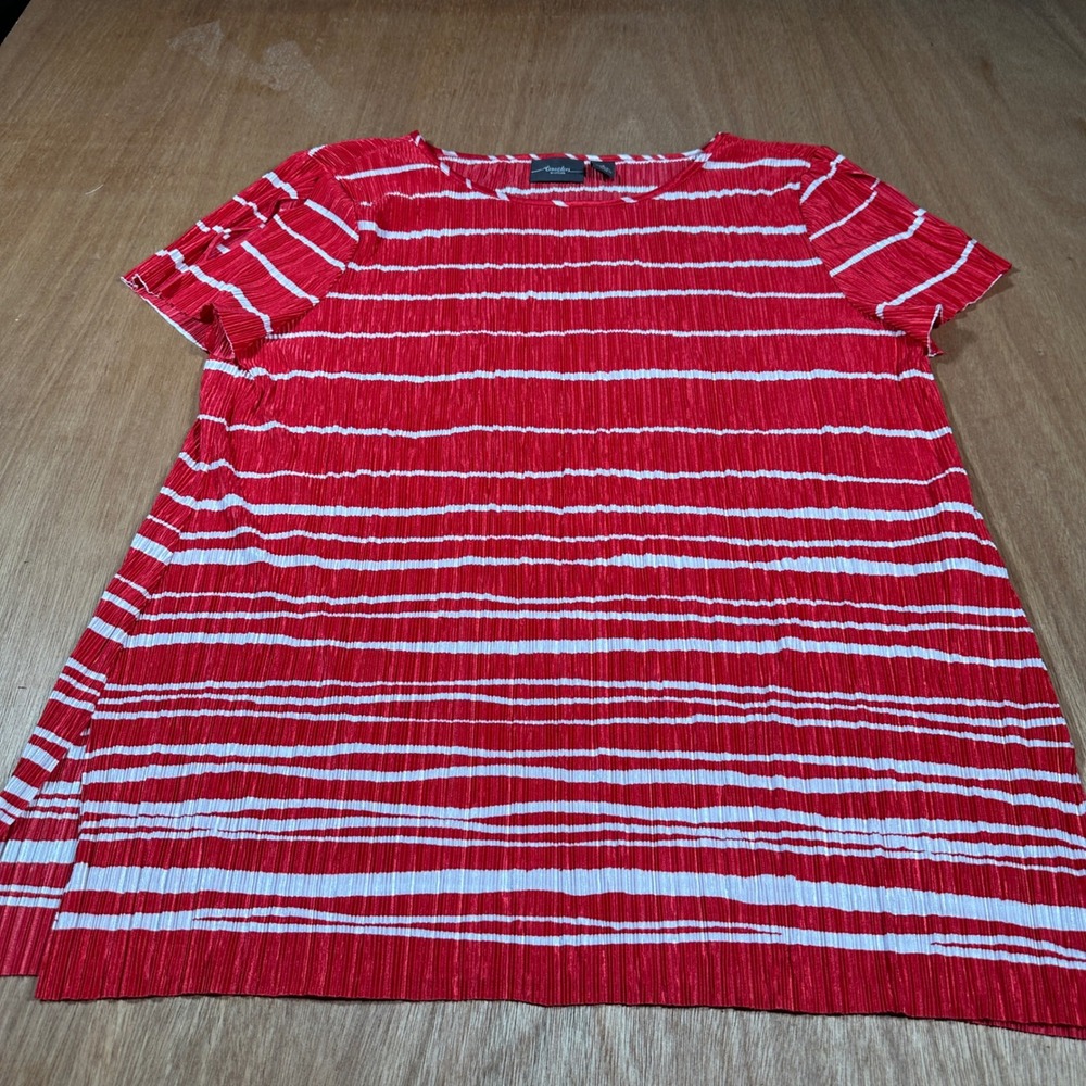 Chicos Travelers Top Women 1 Red White Striped Cold Shoulder Pleated Lightweight